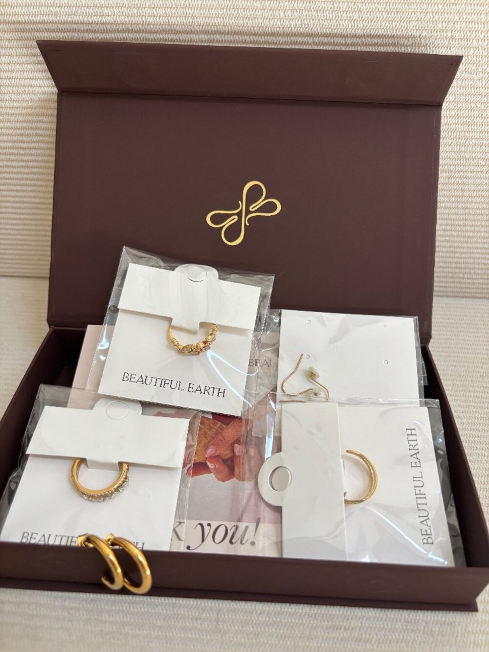 Beautiful Earth jewelry bundle 6 pieces + Box